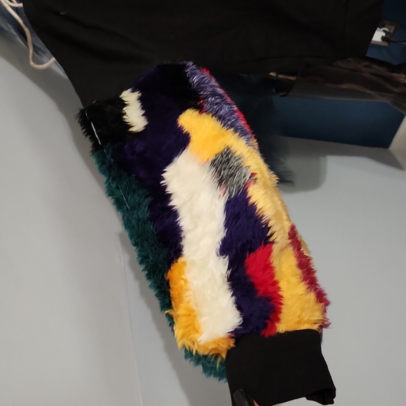 Oversized Medium Sweatshirt - Picture 3 of 8